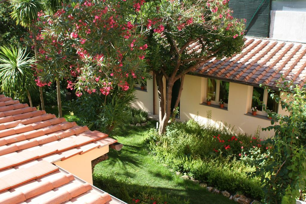 פיזה Hotel Novecento מראה חיצוני תמונה