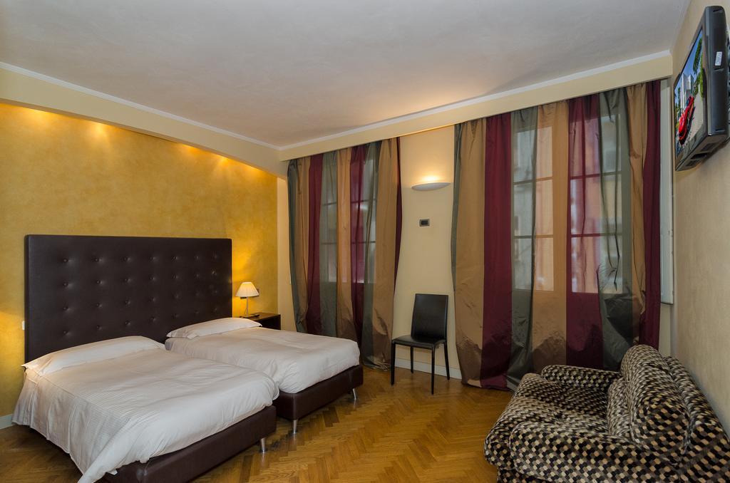 פיזה Hotel Novecento מראה חיצוני תמונה