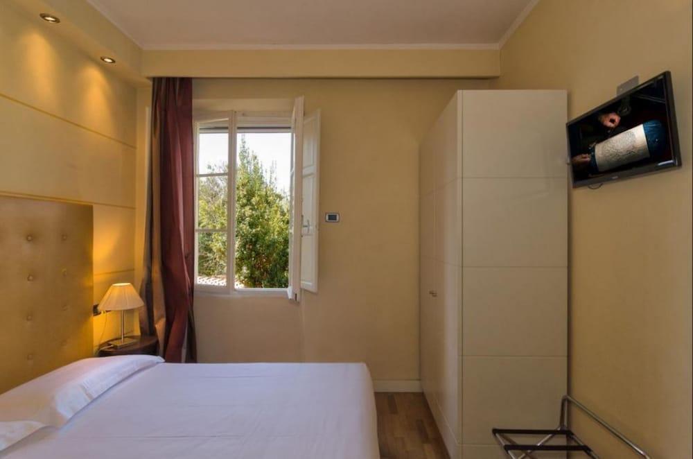 פיזה Hotel Novecento מראה חיצוני תמונה